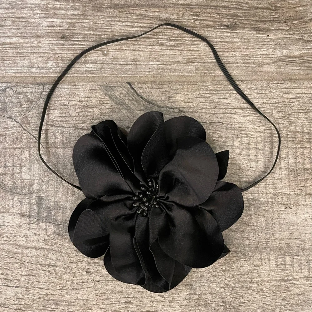 ❤️ BLACK SATIN FLOWER HEADBAND